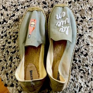 BRAND NEW Soludos Rose Shoes